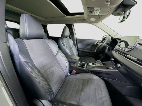 Used 2024 Mitsubishi Outlander SE Black Edition image 29