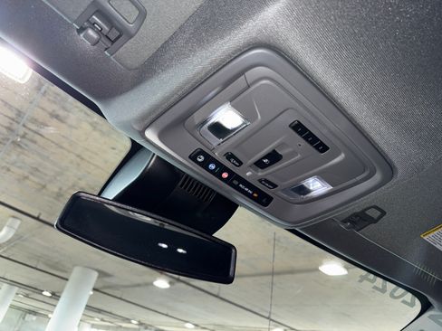 Used 2024 GMC Sierra 1500 Denali RWD image 31