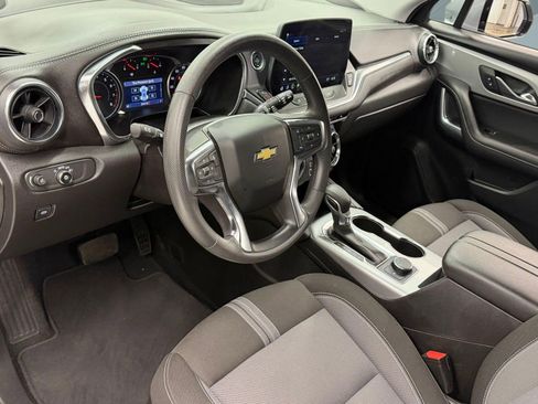Used 2025 Chevrolet Blazer LT AWD/4WD image 3