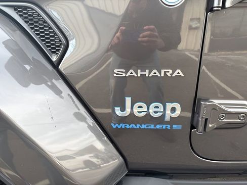 Used 2024 Jeep Wrangler Unlimited Sahara w/ Technology Group AWD/4WD image 29