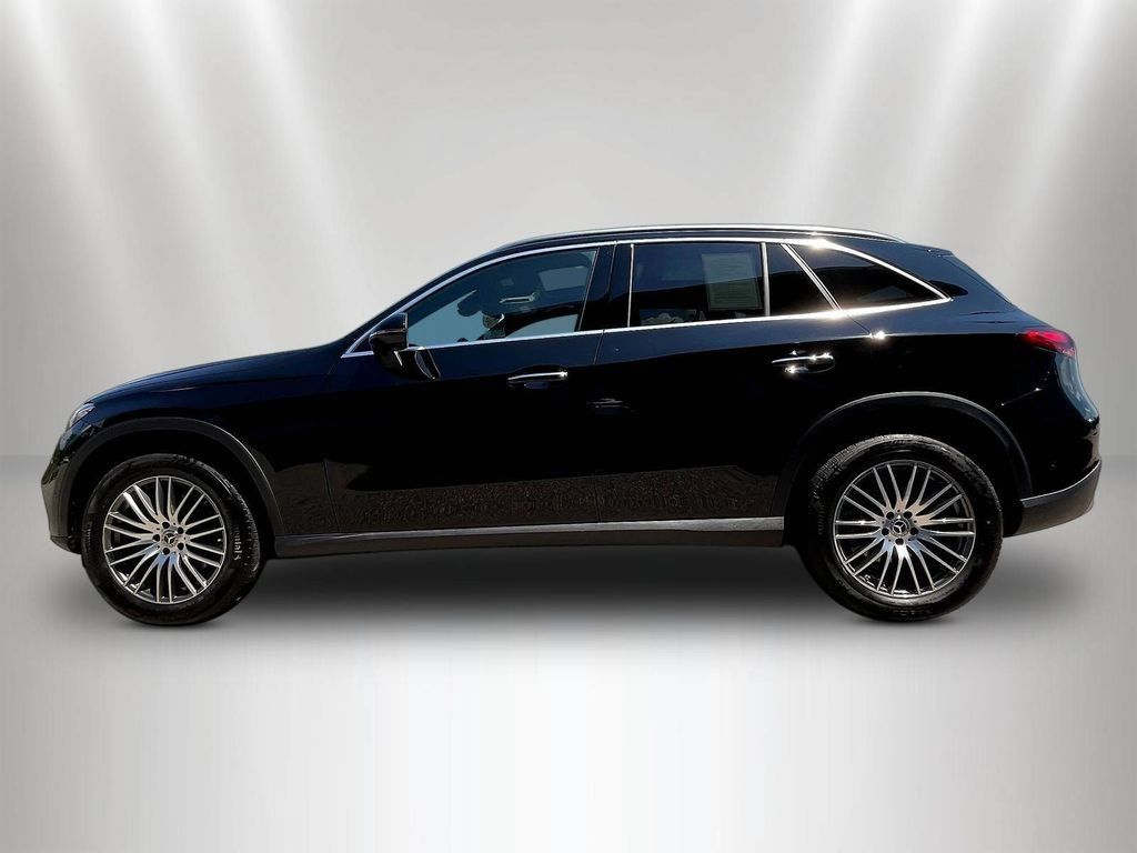 Used 2026 Mercedes-Benz GLC 300 image 8