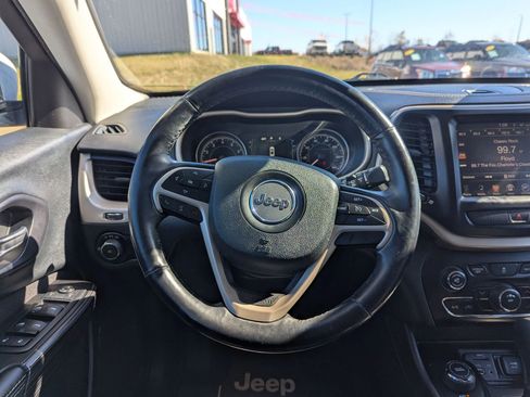 Used 2014 Jeep Cherokee Latitude w/ Cold Weather Group image 16
