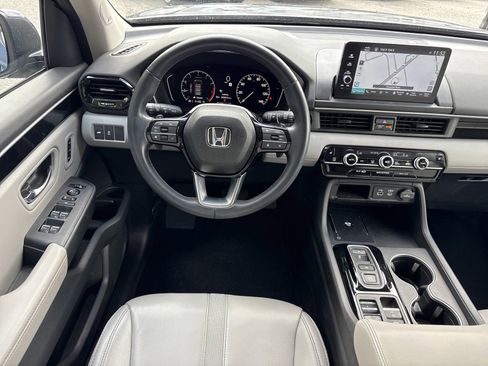 Used 2023 Honda Pilot Touring image 19