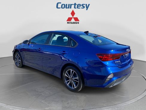 Used 2023 Kia Forte LXS FWD image 3