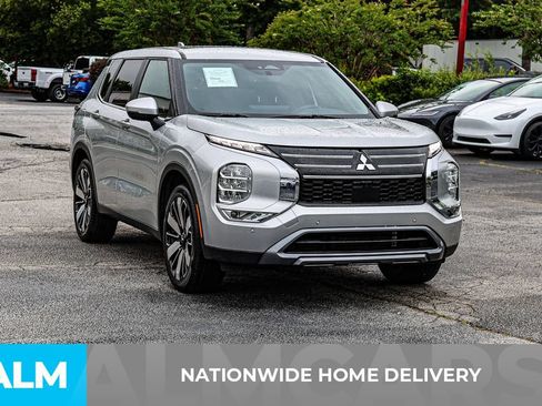 Used 2025 Mitsubishi Outlander SE FWD image 5