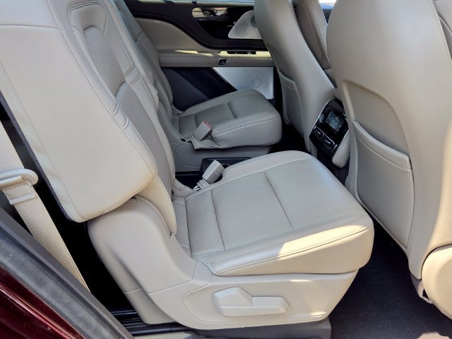 Used 2020 Lincoln Aviator Reserve w/ Equipment Group 202A AWD/4WD image 17