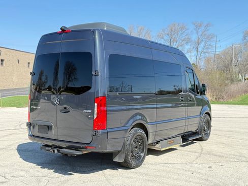 Used 2022 Mercedes-Benz Sprinter 2500 image 3