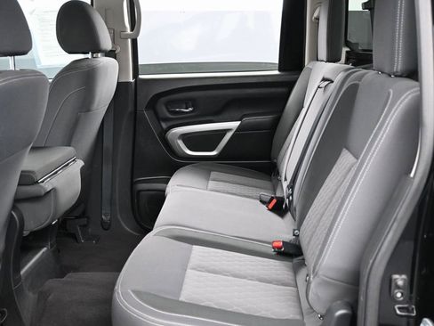 Used 2023 Nissan Titan SV image 28