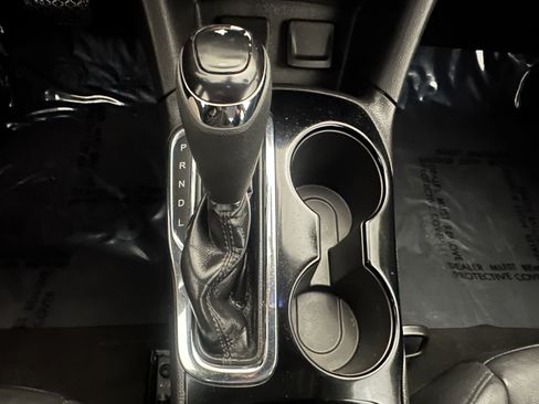 Used 2017 Chevrolet Cruze Premier image 28