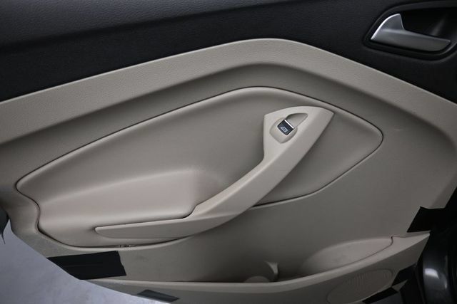 Used 2017 Ford Escape Titanium FWD image 19