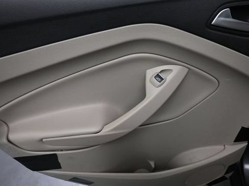 Used 2017 Ford Escape Titanium FWD image 19