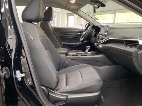 Used 2025 Nissan Altima 2.5 SV image 19