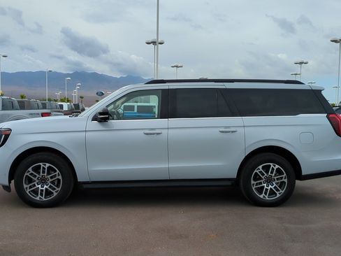 Used 2025 Ford Expedition Max Active AWD/4WD image 9