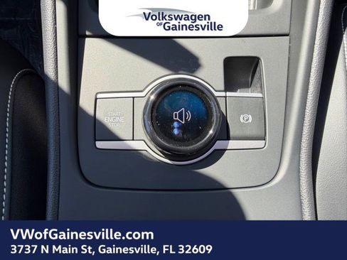 New 2026 Volkswagen Tiguan SE image 22