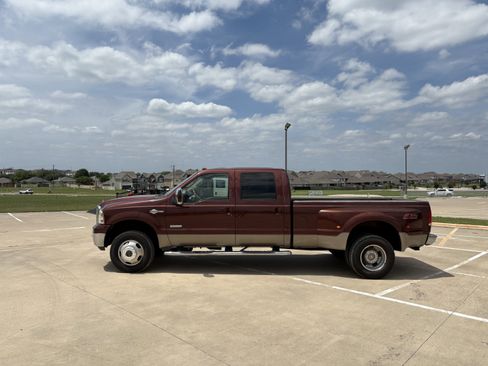Used 2006 Ford F350 King Ranch AWD/4WD image 2
