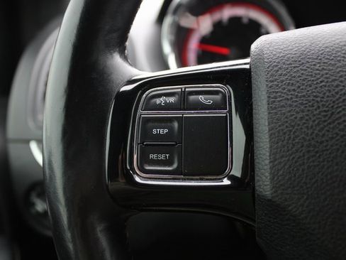 Used 2016 Dodge Grand Caravan SXT image 13