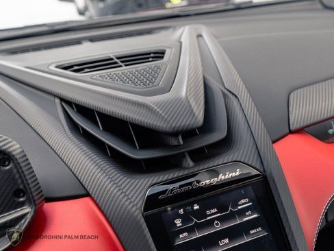 Used 2025 Lamborghini Revuelto AWD/4WD image 15