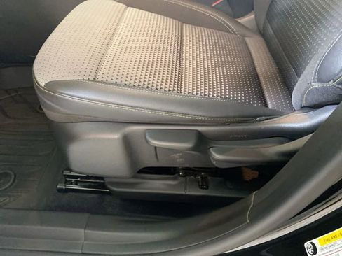 Used 2024 Chevrolet Trax LT w/ Driver Confidence Package FWD image 25