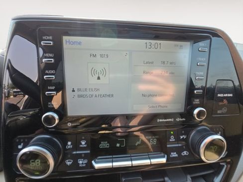 Used 2021 Toyota Highlander XLE AWD/4WD image 15