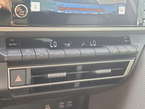 Used 2025 Toyota Camry SE image 24