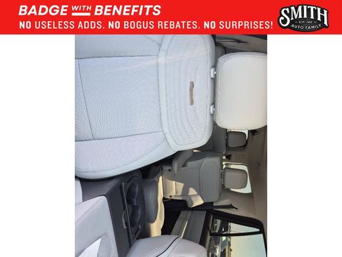 Used 2025 Ford Expedition Platinum w/ Platinum Ultimate Package AWD/4WD image 11