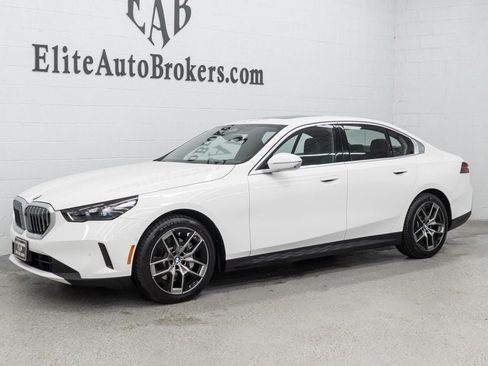 Used 2026 BMW 530i xDrive AWD/4WD image 43