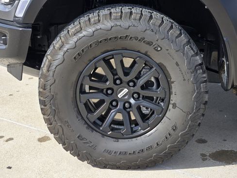 Used 2025 Ford F150 Raptor image 13