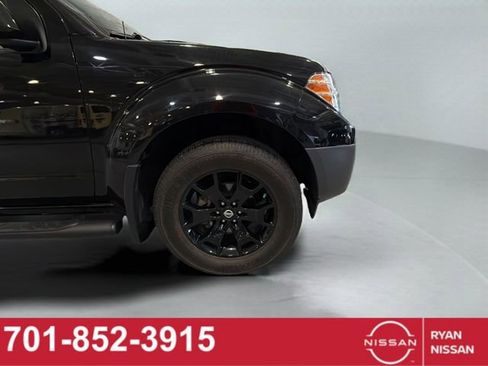 Certified 2018 Nissan Frontier SV w/ Value Truck Package AWD/4WD image 20