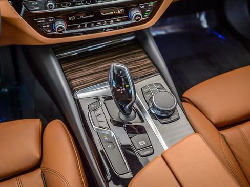 Used 2018 BMW 540i w/ Premium Package RWD image 32