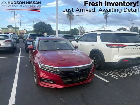 Used 2018 Honda Accord Touring image 1