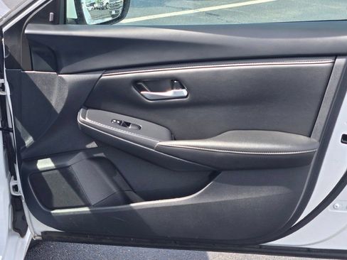 Used 2024 Nissan Sentra SV FWD image 6