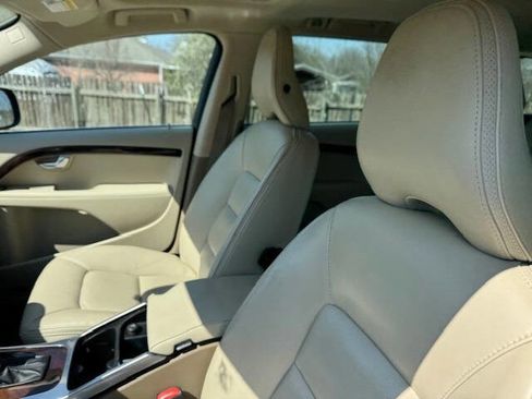 Used 2013 Volvo XC70 3.2 image 36