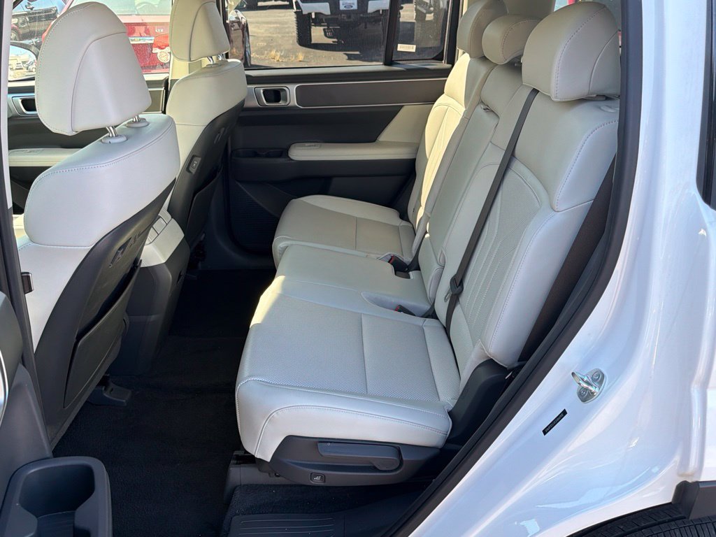 Used 2025 Hyundai Santa Fe SEL AWD/4WD image 21
