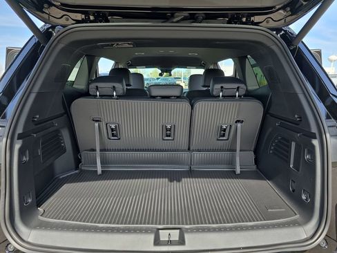 New 2026 Buick Enclave Sport Touring w/ LPO, Floor Liner Package AWD/4WD image 13