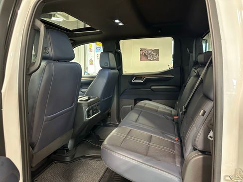 Used 2022 Chevrolet Silverado 1500 High Country w/ LPO, Dark Essentials Package AWD/4WD image 30