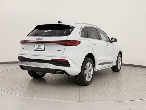 Used 2025 Audi Q5 Premium w/ Convenience Package image 9