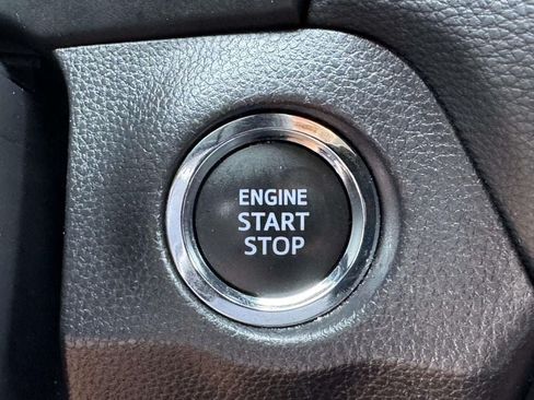 Used 2025 Toyota RAV4 XLE AWD/4WD image 8