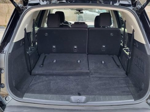 Used 2025 Nissan Pathfinder SV image 4