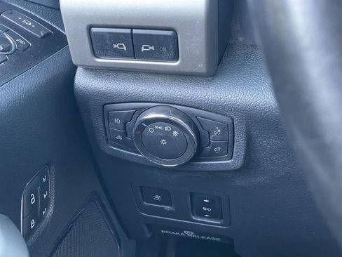 Used 2022 Ford F350 Lariat w/ Lariat Ultimate Package AWD/4WD image 31