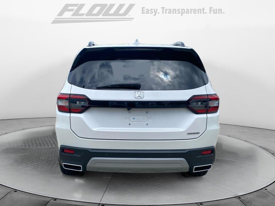 Certified 2025 Honda Pilot Touring image 8