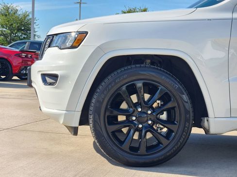 Used 2021 Jeep Grand Cherokee Laredo X RWD image 8