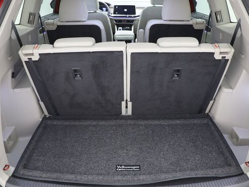 Used 2025 Volkswagen Atlas SEL Premium R-Line image 38