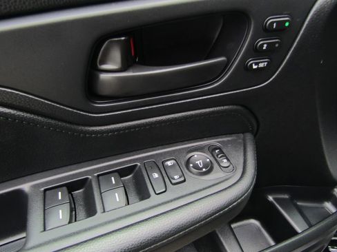 Used 2025 Honda Odyssey EX-L image 18