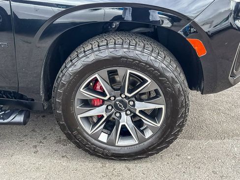 Used 2023 Chevrolet Tahoe Z71 w/ Luxury Package AWD/4WD image 9