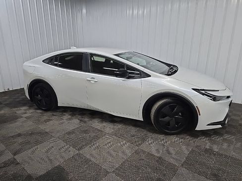 Used 2024 Toyota Prius Prime FWD image 1