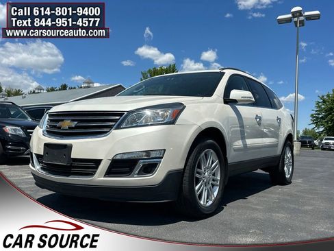 Used 2015 Chevrolet Traverse LT w/ Style and Technology Package FWD image 1