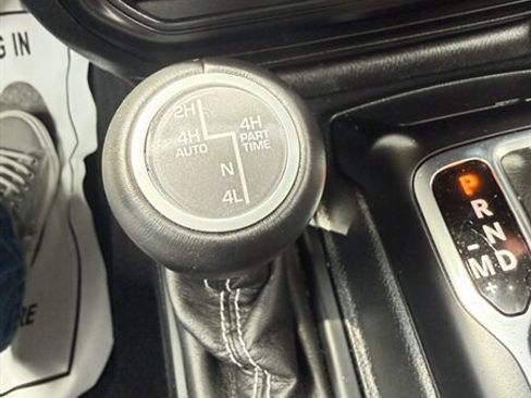 Used 2023 Jeep Wrangler Unlimited Sahara AWD/4WD image 33