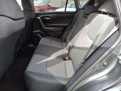 Used 2021 Toyota RAV4 XLE image 9