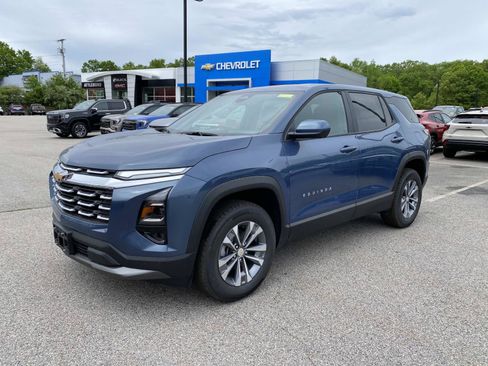 New 2026 Chevrolet Equinox LT w/ Convenience Package II AWD/4WD image 1