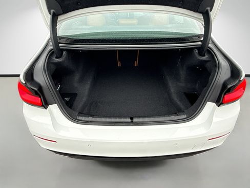 Used 2023 BMW 530i w/ Premium Package RWD image 11
